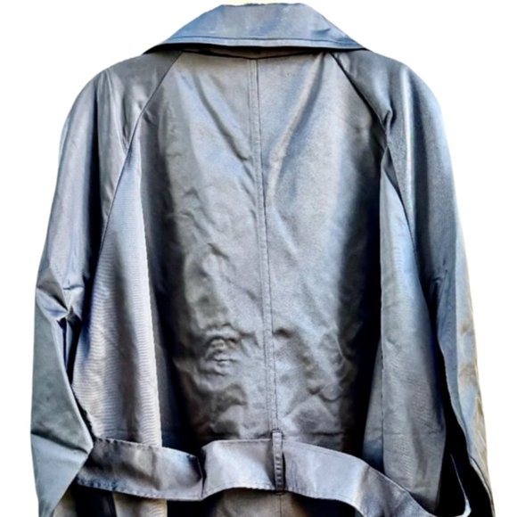 AWAY Travel | The Transient Trench - Picture 5 of 9